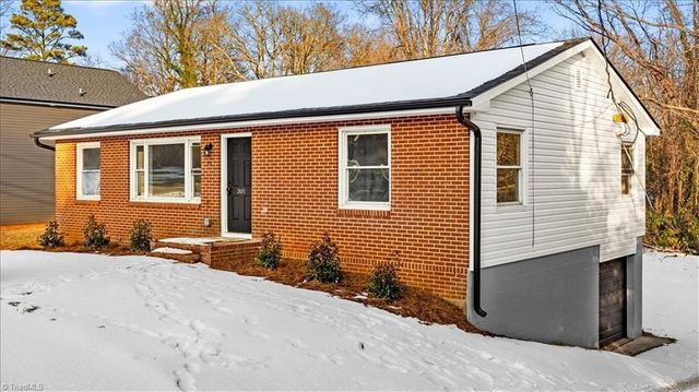 301 Lindbergh St, Winston Salem, NC 27104