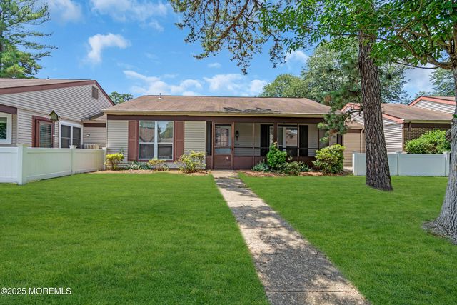 761B Liverpool Circle, Manchester, NJ 08759