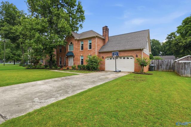 2406 Auburn Dr SW, Decatur, AL 35603