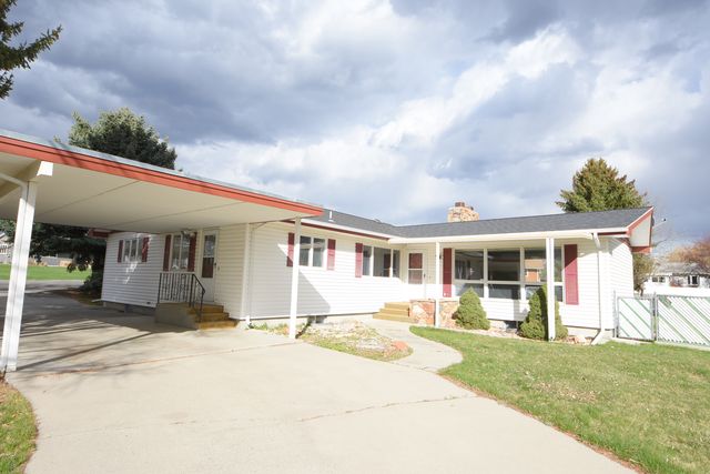 1325 5th Ave, Laurel, MT 59044