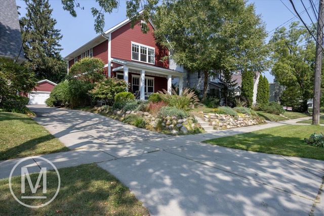 671 Lovett Ave SE, East Grand Rapids, MI 49506