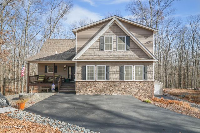 226 Upper Independence Dr, Lackawaxen, PA 18435