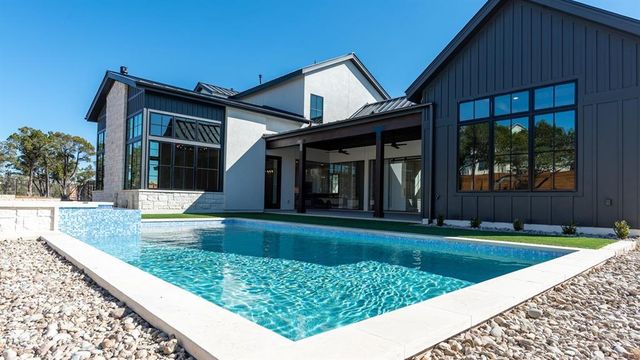 15700 Grumbles Ln NW, Austin, TX 78738