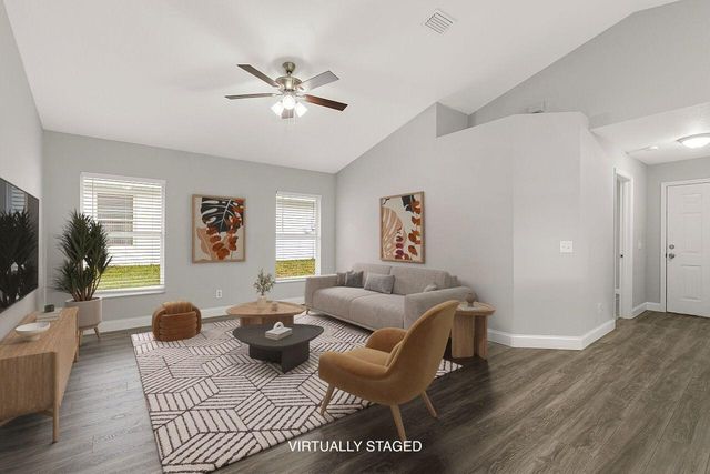 225 12th St SW, Vero Beach, FL 32962
