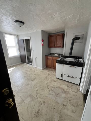 8 Audrey St #13, Providence, RI 02909