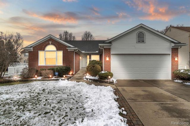 9870 Andover Dr, Van Buren Township, MI 48111