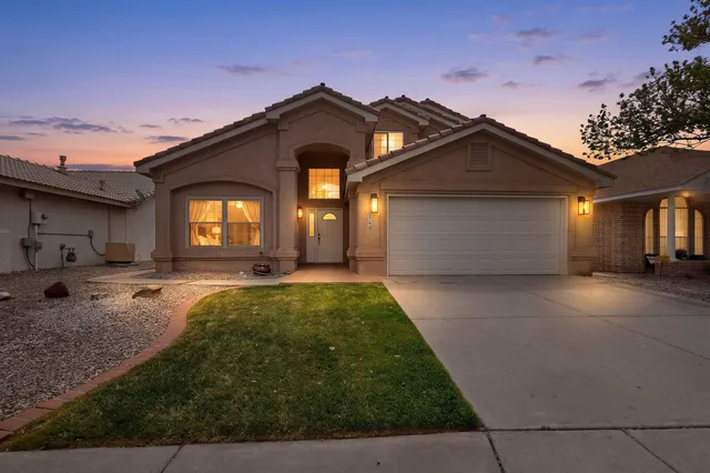 916 Tony Sanchez Dr SE, Albuquerque, NM 87123