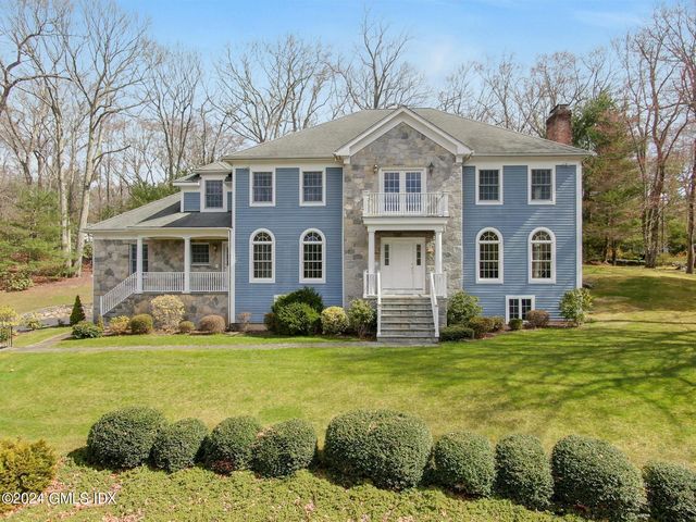 379 Briar Brae Rd, Stamford, CT 06903