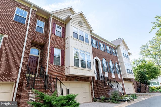 207 Halpine Walk Ct, Rockville, MD 20851