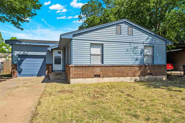 2312 NW 38th Pl, Lawton, OK 73505
