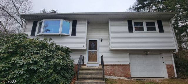 570 Rt 94, Newton, NJ 07860