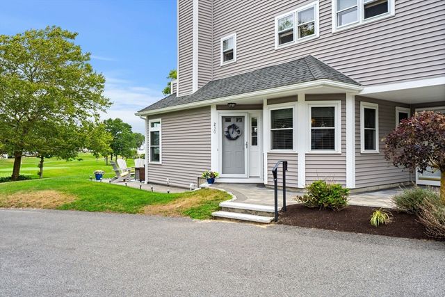 230 White Cliff Dr, Plymouth, MA 02360