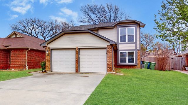 951 Boxwood Dr, Lewisville, TX 75067