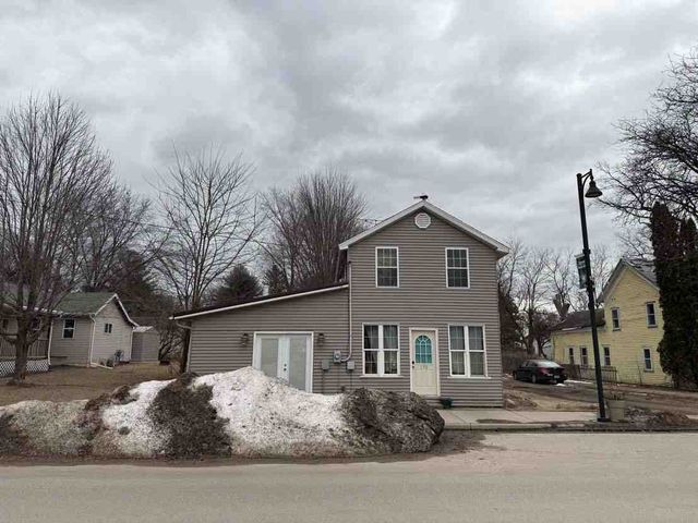 130 N  Main St, Hancock, WI 54943