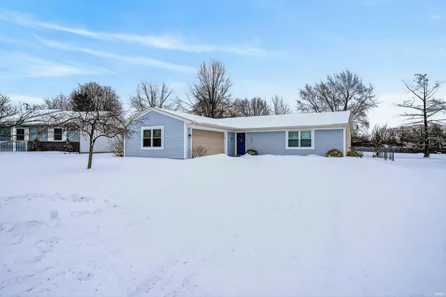 8808 Conway Ct, Fort Wayne, IN 46825