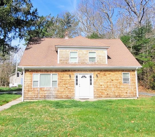 97 Middleboro Rd, East Freetown, MA 02717