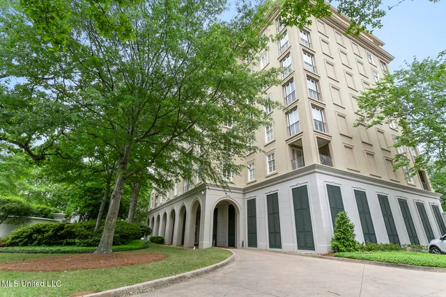 1200 Meadowbrook Rd #49, Jackson, MS 39206