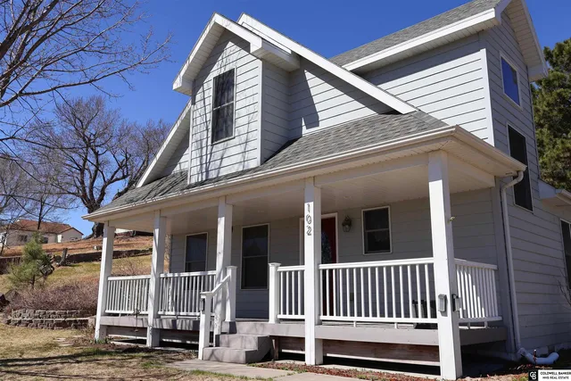 102 NE 3rd St, Mullen, NE 69152
