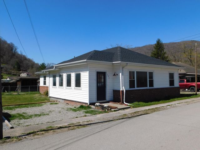 101 Disney St, Evarts, KY 40828