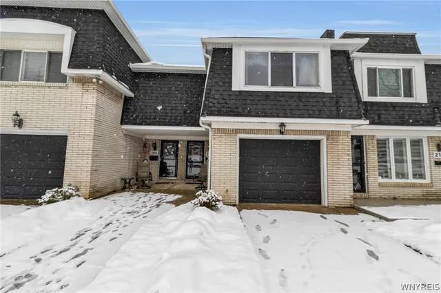 208 Harrogate Sq, Buffalo, NY 14221