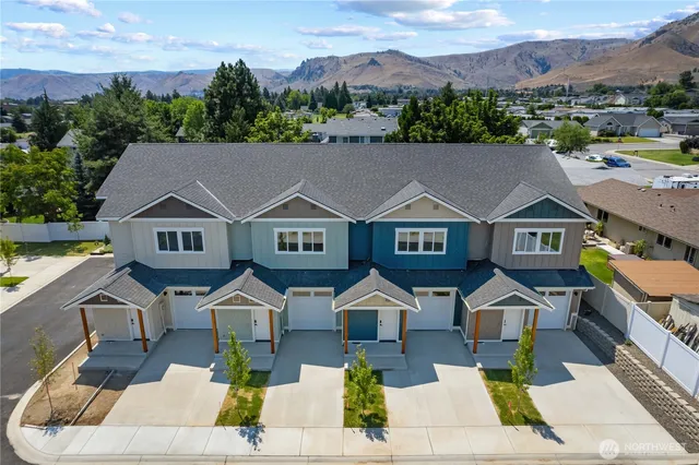 1030 Finch Lane #E4, Wenatchee, WA 98801