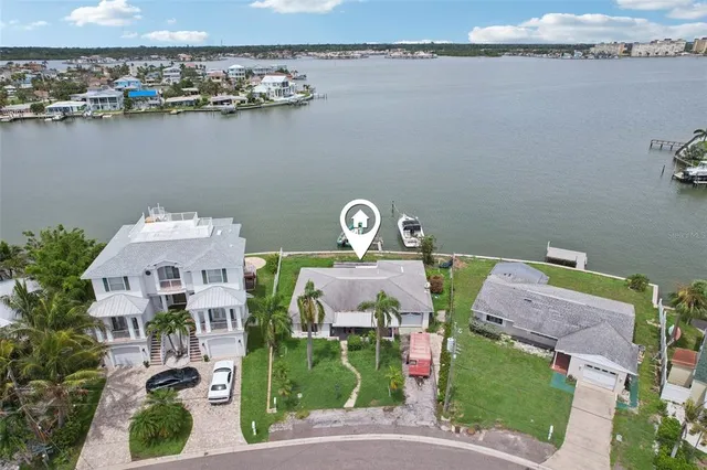 16033 Redington Dr, Redington Beach, FL 33708