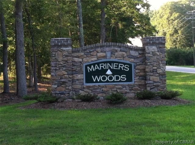 Mariners Woods Dr #11, Hartfield, VA 23071