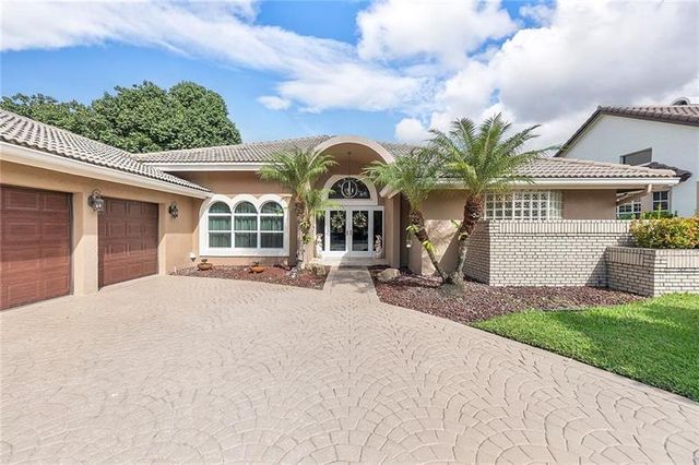 11999 Classic Dr, Coral Springs, FL 33071