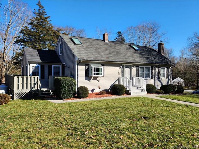 10 Spring Valley Rd, Groton, CT 06355