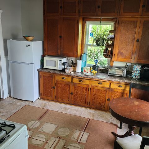 510 N  25th Ave W #1, Duluth, MN 55806