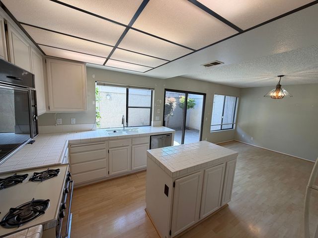 1209 Keystone Ln, Santa Maria, CA 93454