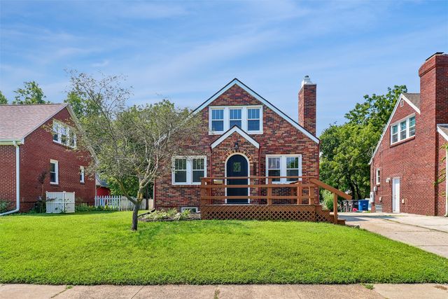 1546 29th St, Des Moines, IA 50311