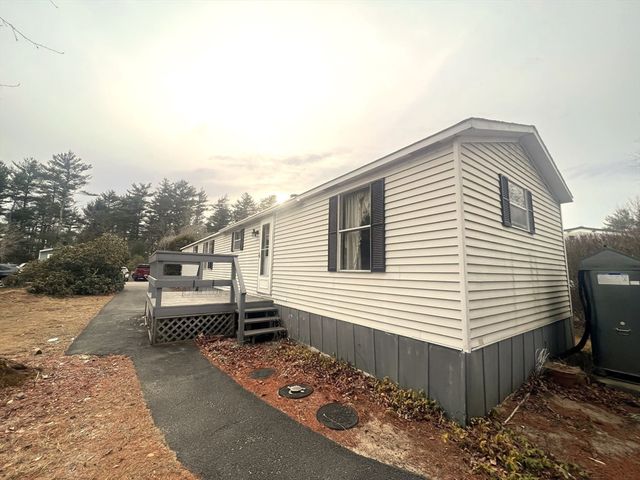 28 Washington Park, Carver, MA 02330