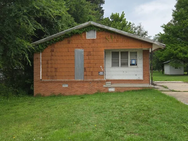 405 E  4th St, Rector, AR 72461