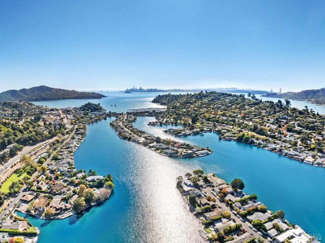 72 Lagoon Rd, Tiburon, CA 94920