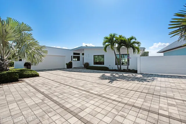 93 W  Bay Dr, Cocoa Beach, FL 32931