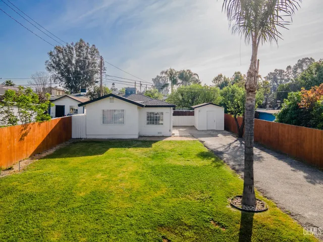 2213 Gage St, Bakersfield, CA 93305