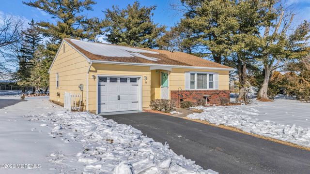 38 Eton Road, Toms River, NJ 08757