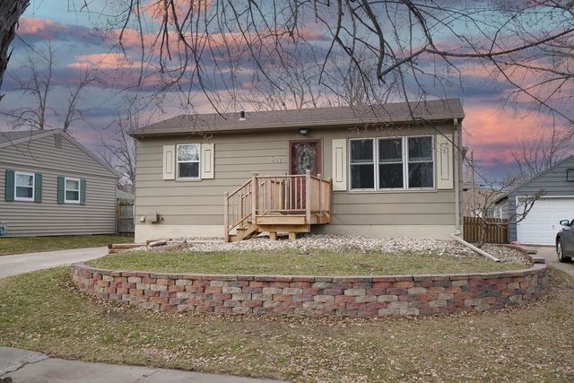 601 S  Holt Ave, Sioux Falls, SD 57103