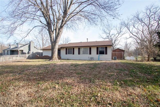 1207 S  Berry Rd, Independence, MO 64057