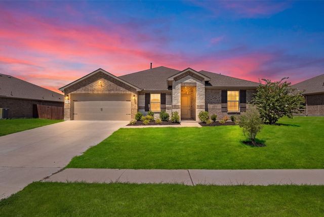 1321 Elmwood Dr, Cedar Hill, TX 75104