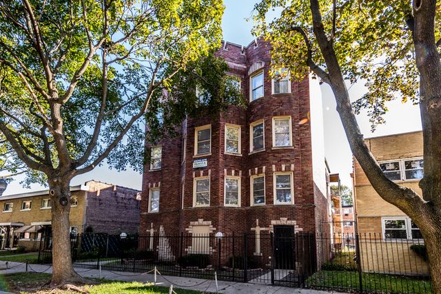 7939 S  Dobson Ave  #2A, Chicago, IL 60619