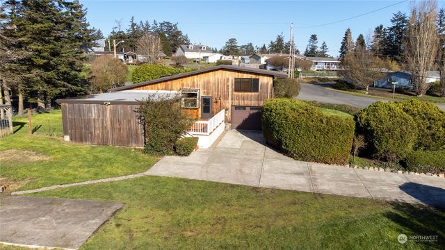 1700 Phillip Street, Oak Harbor, WA 98277