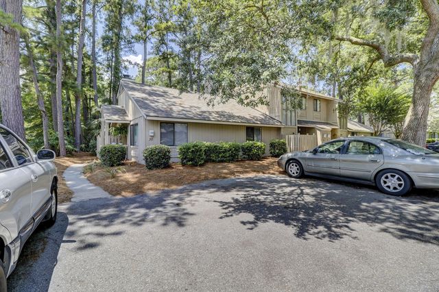 5 Gumtree Rd, Hilton Head Island, SC 29926