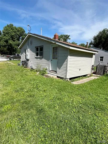 708 Stella Rd #806, Montgomery City, MO 63361