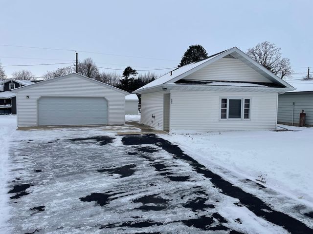 204 Benton St E, Le Roy, MN 55951