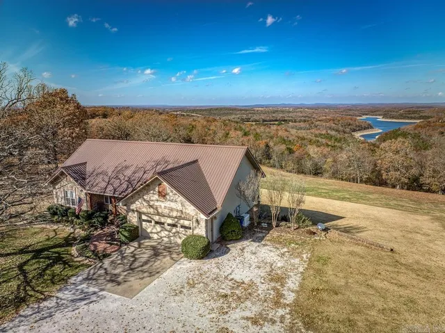 48 Marion County #2031, Yellville, AR 72687