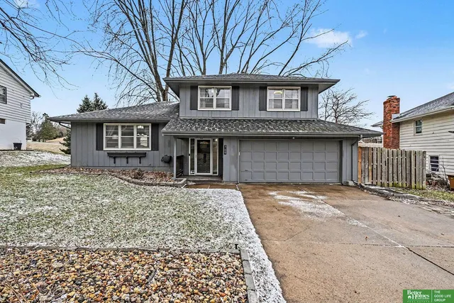 709 Sherman Dr, Bellevue, NE 68005
