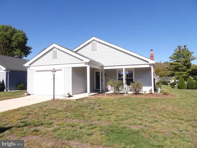 240 Huntington Dr, Southampton, NJ 08088