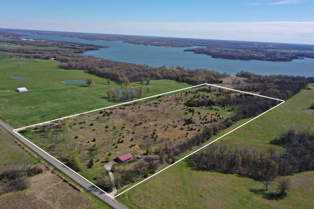 10238 N  Highway 3, Clifton Hill, MO 65244